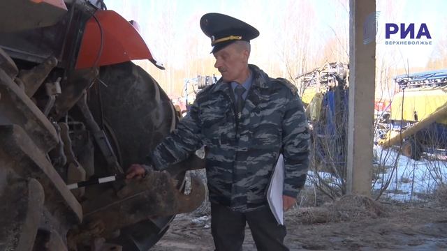 Гостехнадзор в Тверской области проверяет технику перед выходом в поле смотреть онлайн