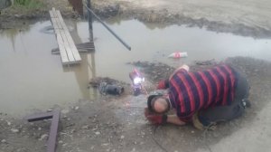 установка распашных ворот на сваях