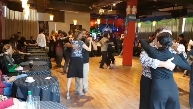Despues De Almorzar, Tango. Milonga La Rosa, en El Beso, Buenos Aires смотреть онлайн