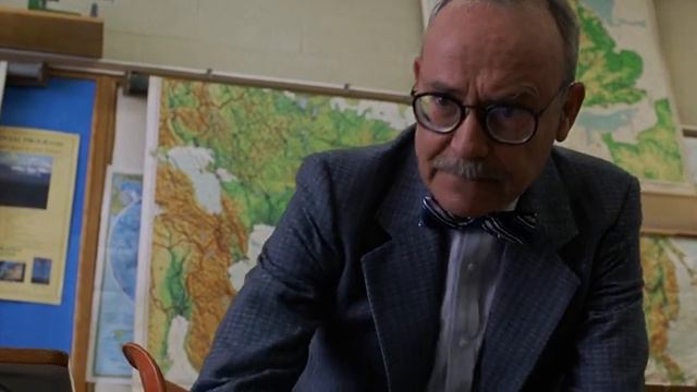 Один звонок, и ночью мужчина с большим ножом запросто бы превратил тебя в евнуха смотреть онлайн