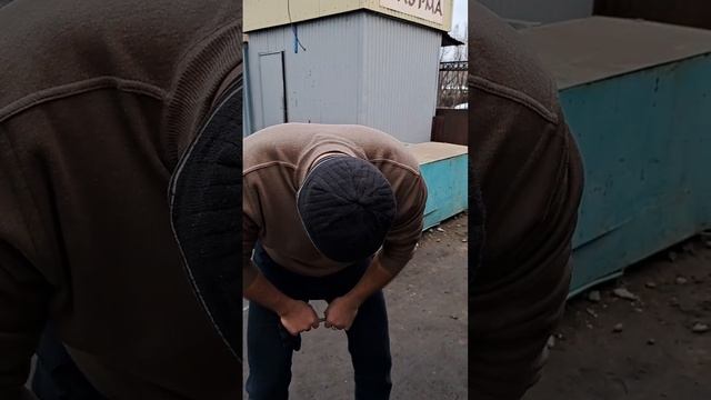 Просто..сломал шпильку усиленную оцинкованную 12 мм×400 мм на три части!!!