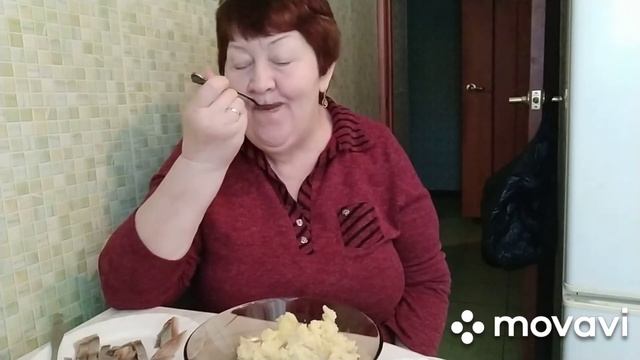 МУКБАНГ: Картофель Тает во рту//Рыба -пальчики оближешь//В Квашеной Капусте зашкаливает витамин C? смотреть онлайн