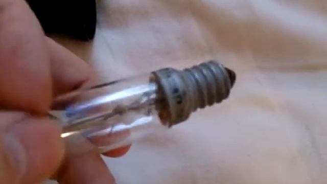 Лампа накливания. 127 вольт 15 ватт. СССР смотреть онлайн