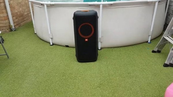 Jbl partybox 300 bass test! 50% volume and 100% volume