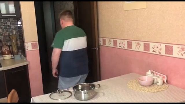 А ты кричал в кастрюлю????