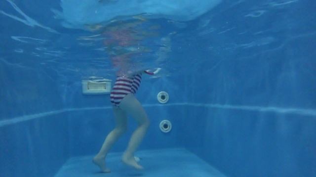 Центр грудничкового плавания "Золотая рыбка" смотреть онлайн