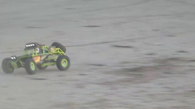 Xmas Drifting (WLToys 144001 & 12428) смотреть онлайн
