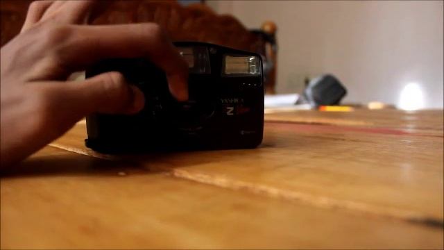 Kyocera Yashica EZ View Point and Shoot Camera смотреть онлайн