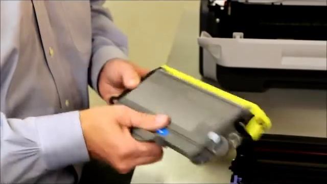 Brother HL 2140 - How To Change Your Toner/Drum смотреть онлайн