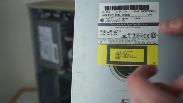 Apple Power Macintosh 8600 Tour, Teardown & Analogue Video Capture/Editing Demonstration смотреть онлайн