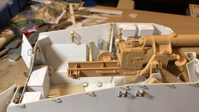 RC 1/16 Sd.Kfz. 165 Hummel Late Production - running tests смотреть онлайн