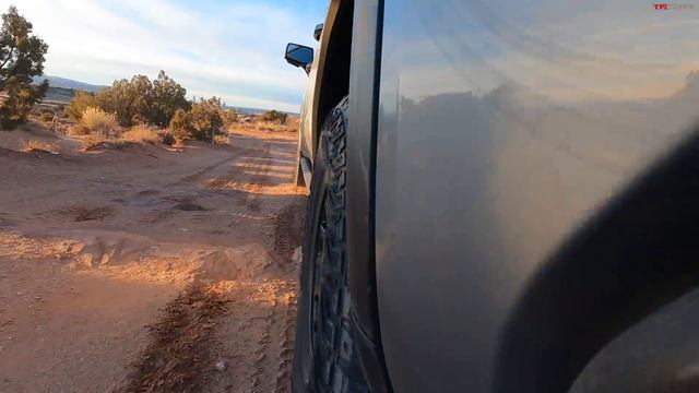 Here’s Why The GMC Sierra 1500 AT4X AEV Edition Is The New GM Top Dog Off-Road Truck! смотреть онлайн