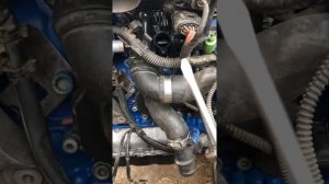 где находится помпа тигуан и как ее снять