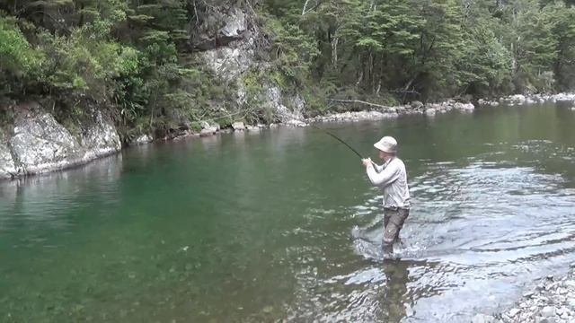 XTREME TENKARA TROUT FISHING (28 in - 6,6 lbs) смотреть онлайн