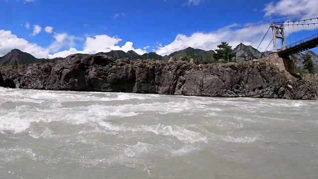 Таинственный Алтай: роуд-трип по Чемальскому тракту и странный фестиваль "телесных практик" смотреть онлайн