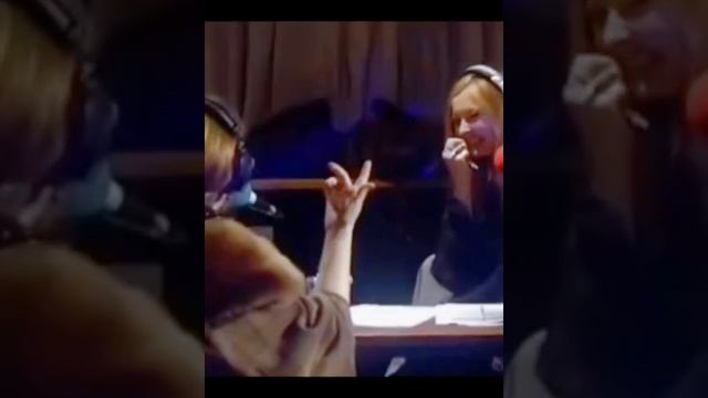 ADELE'S ACCENT'S A MOOD смотреть онлайн