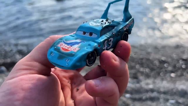 Clean up muddy minicars & disney car convoys! Play in the garden смотреть онлайн