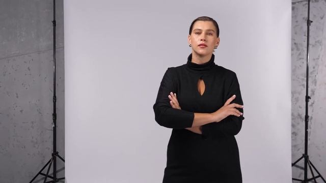 Лаконичный образ LALIS на основе трикотажного платья-миди | Тренды платьев на осень-зиму 2021 смотреть онлайн