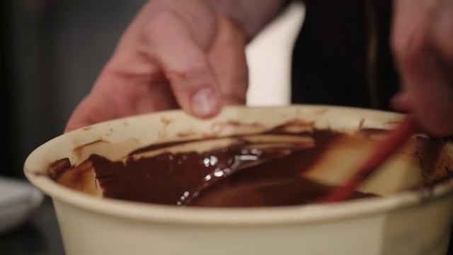 How to temper chocolate in microwave? смотреть онлайн