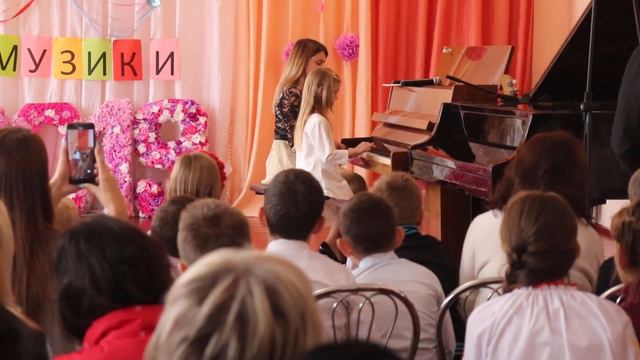 Анастасія Дудко з викладачем фортепіано, твір "Жабки" смотреть онлайн