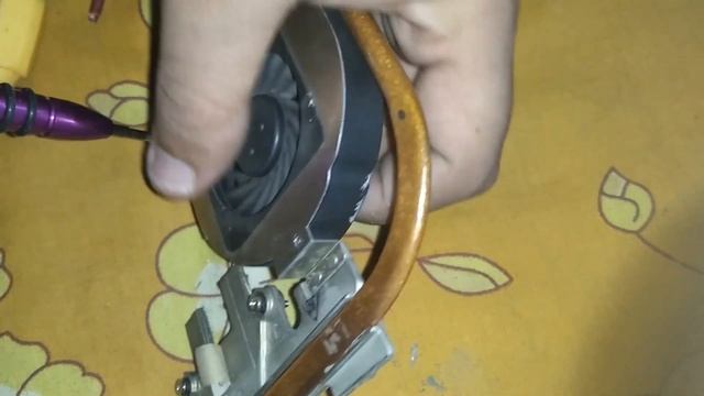Laptop Cleaning And Heat Sink Setup ||Compaq CQ 50 || लैपटॉप साफ़ करना और हीट सिंक कैसे लगाये смотреть онлайн