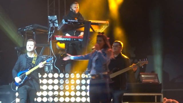 Edyta Górniak - To nie tak jak myślisz - live 30 april 2016 - Wrzesnia смотреть онлайн