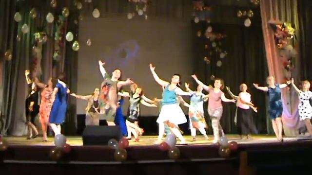 Танец учителей на выпускном вечере гимназии №3, 2015 год смотреть онлайн