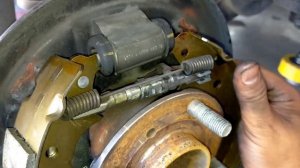 FORD ECOSPORT REPLACE BRAKE SHOE