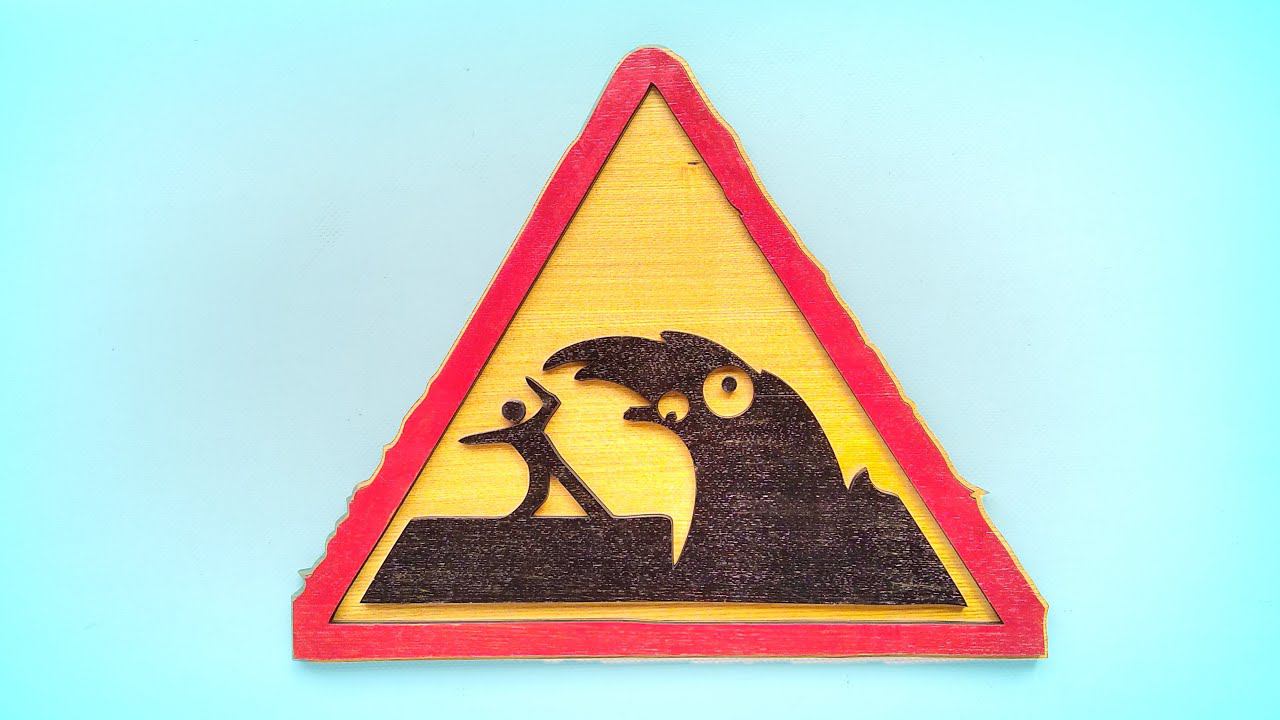 Знак опасности НЕЧТО НАПАДАЕТ