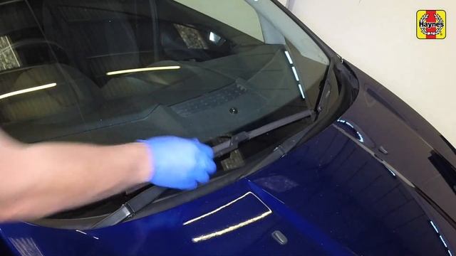 Ford Fiesta (2013 - 2017) - Replace The Wiper Blades