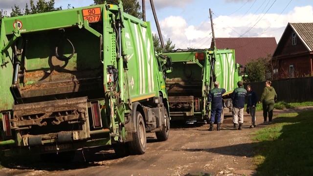Приказ сверху. В городе убирают крупногабаритный мусор. смотреть онлайн