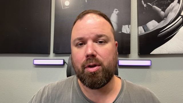 iPhone 15 Pro vs iPhone 15 Pro Max: Why I Skipped the Pro Max! смотреть онлайн