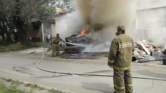 Пожар между школой и садиком смотреть онлайн