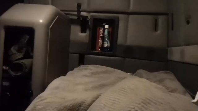 Volvo VNL!!!! Выгрузка в Новосибирске!!!! Морозно!!!! смотреть онлайн