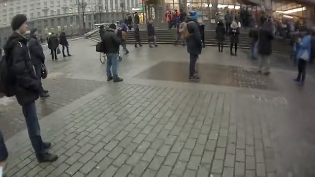 М.Черная речка: Кто то забыл сумку, метро закрыто смотреть онлайн