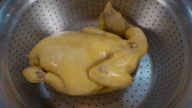 手撕鸡的4种做法，和调料汁的配方，做出来的鸡肉，鲜香嫩滑入味，比饭店的还好吃，凉拌鸡肉和凉拌汁做法#凉菜 #凉拌菜 #红油手撕鸡#口水鸡#盐焗鸡#柠檬手撕鸡#麻酱手撕鸡#凉拌鸡肉#白切鸡#卤鸡#下饭 смотреть онлайн