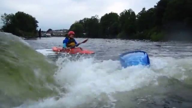 Chertsey Weir Kayak 1 смотреть онлайн