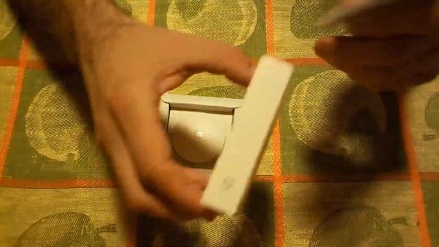 Распаковка умного выключателя от  Xiaomi.