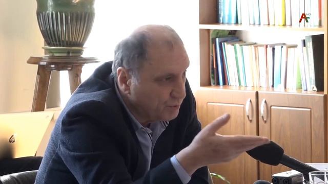 Сергей Шамба призывает абхазов демонстрировать лояльность к России смотреть онлайн