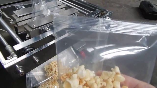 DXDK 800 popcorn packing machine смотреть онлайн