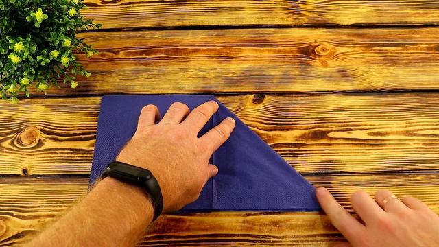 Как красиво сложить салфетки для сервировки стола. Два лёгких способа Servietten falten смотреть онлайн