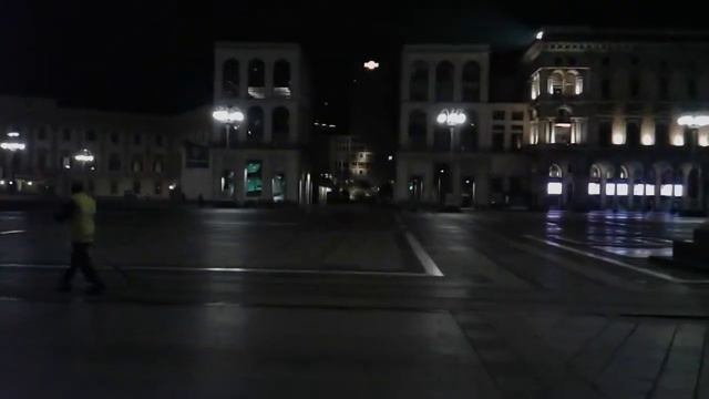 По ночному Милану пробежали смотреть онлайн