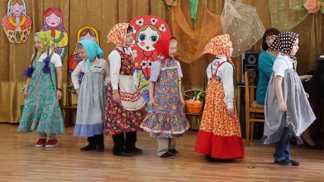 Частушки,поздравление девочек в детском саду! смотреть онлайн