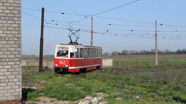 КТМ-5 №042 на конечной возле АКХЗ (2013) смотреть онлайн