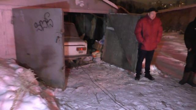 Куда делся автомобиль из гаража??? смотреть онлайн