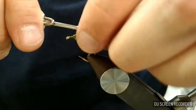 СУПЕР МУШКА Caddis pupa green смотреть онлайн