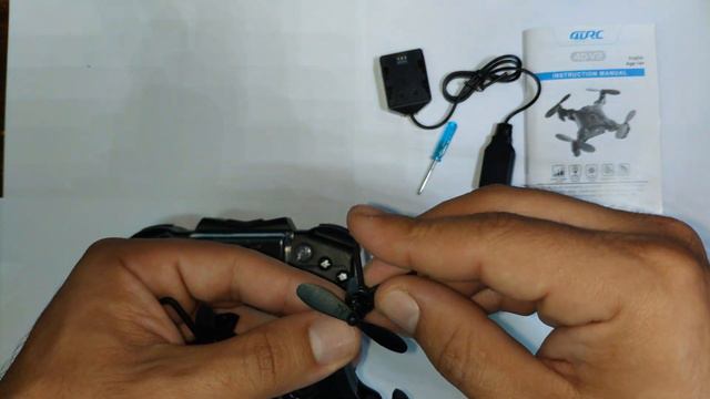 Mini Drone 4DRC V2 Quadcopter Review, MINI DRONE D1 Ultra Mini comparison (Links in description) смотреть онлайн