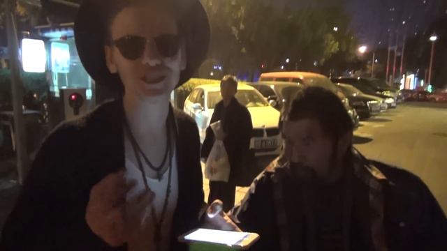 Китайские приколы #11: Бомж просит электронные деньги смотреть онлайн