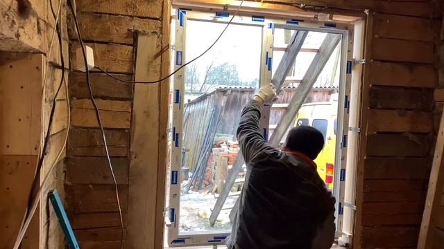 Новое окно на месте. Старый дом преображается (old house - work time lapse ) смотреть онлайн
