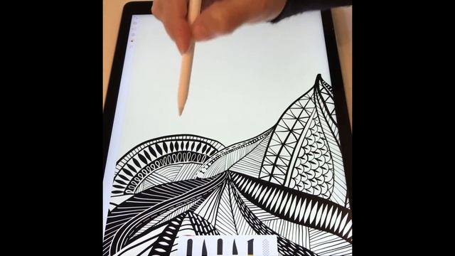 Drawing on the iPad in Adobe Draw смотреть онлайн